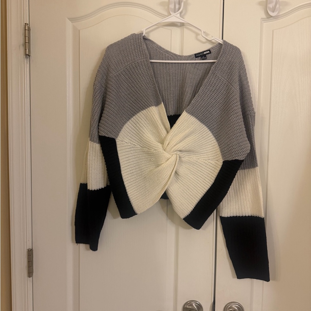 Fashion Nova V-Neck Crisscross Sweater in Gray, Black, and Cream